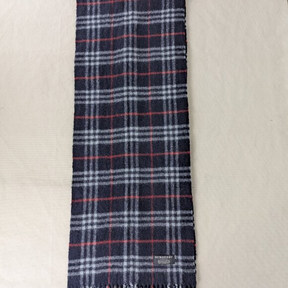 Pre-Loved Burberry Unisex Cashmere Scarf Blue – Check Pattern – Cozy & Stylis - Picture 4 of 6